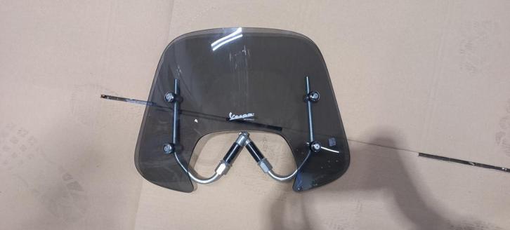 Gebruikt Windscherm laag Vespa Sprint Origineel SMOKE, Motoren, Tuning en Styling, Ophalen of Verzenden