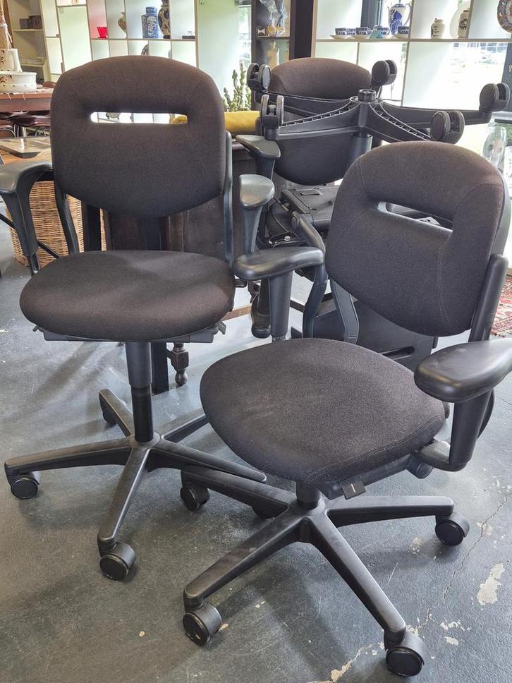 17 Bureaustoelen - Ahrend 220, Huis en Inrichting, Bureaustoelen, Gebruikt, Zwart, Ophalen