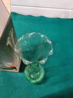 Vaas groen golvend glas, Huis en Inrichting, Woonaccessoires | Vazen, Ophalen of Verzenden