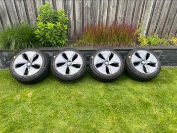 Originele Tesla Model 3 18 inch velgen + Continental banden beschikbaar voor biedingen