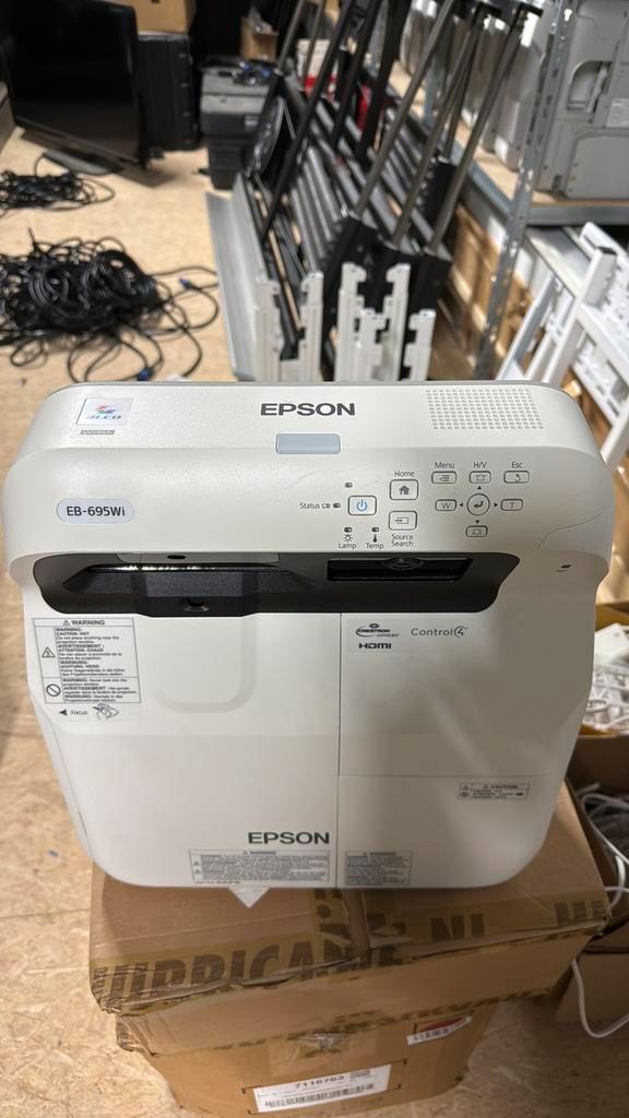 Epson EB695 Wi, Audio, Tv en Foto, Beamers, Zo goed als nieuw, Overige resoluties, Ophalen of Verzenden