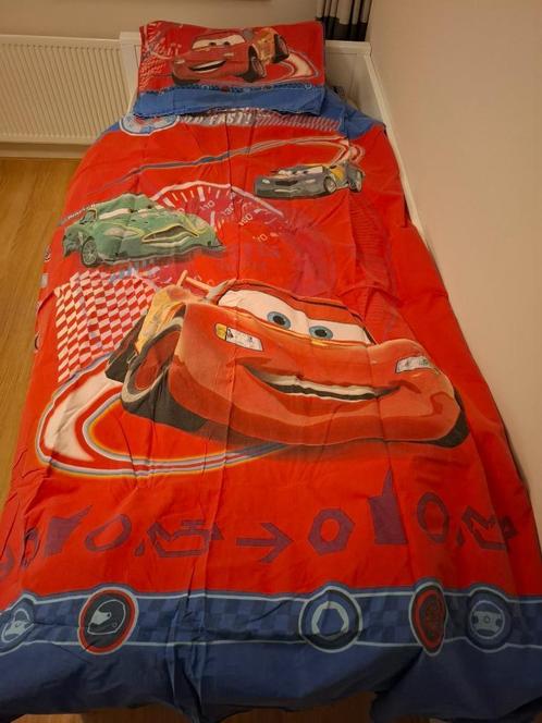 Cars dekbed, Kinderen en Baby's, Kinderkamer | Beddengoed, Gebruikt, Dekbedovertrek, Rood, Jongetje of Meisje, Ophalen