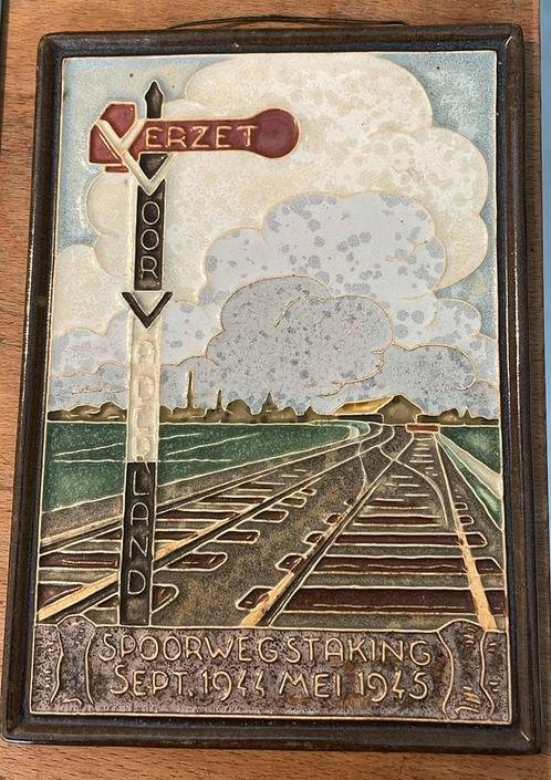 Tegel Verzet voor vaderland Spoorwegstaking Delft, Antiek en Kunst, Antiek | Wandborden en Tegels, Ophalen of Verzenden