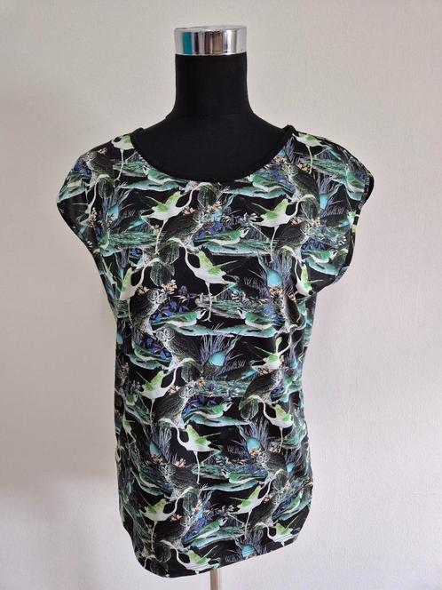 Top59 - Fleurige Steps top maat M (1), Kleding | Dames, Tops, Zo goed als nieuw, Maat 38/40 (M), Zonder mouw, Ophalen of Verzenden