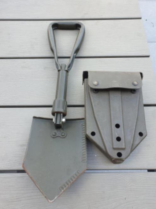 Mooie stevige vintage militaire klapspade/opvouwbare schop,, Tuin en Terras, Hand-tuingereedschap, Zo goed als nieuw, Schop, Ophalen of Verzenden