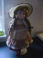 pop met hoedje, Verzamelen, Poppen, Ophalen of Verzenden, Gebruikt, Pop