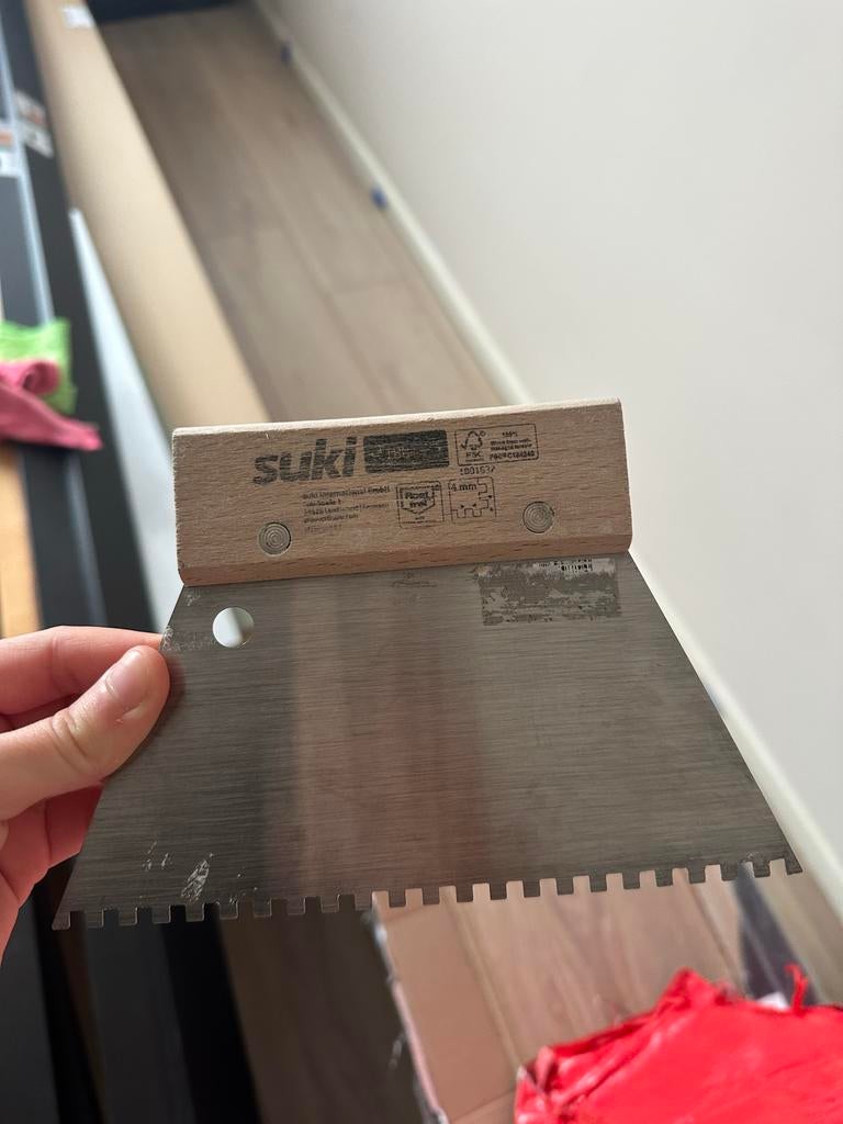 Tegel Lijm, stucpasta en kam 4mm - Klus Restant, Doe-het-zelf en Verbouw, Ophalen of Verzenden, Gebruikt