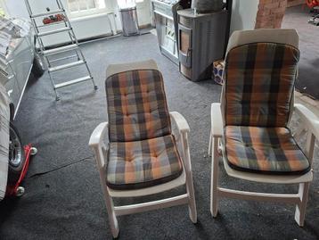 2 hartman stoelen.  beschikbaar voor biedingen