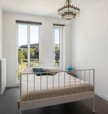 Ikea bedframe 140x~200 + matras - afbeelding 1