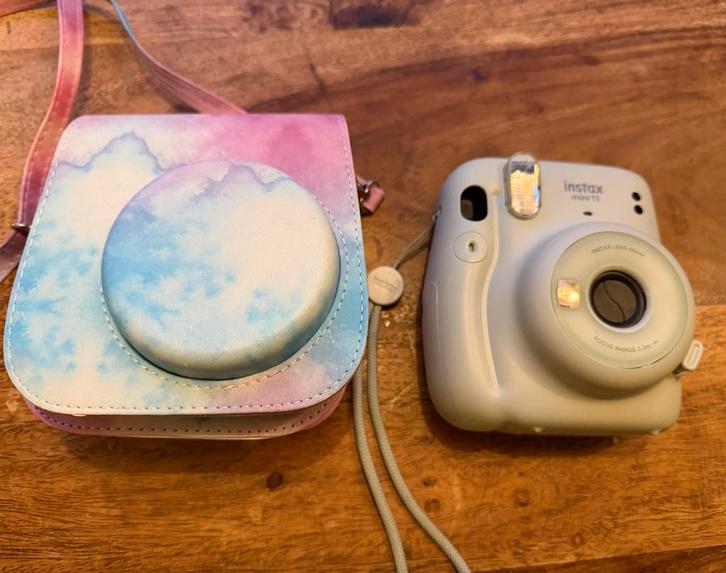 Instax Mini 11 Groen en Tie dye tasje! Tip december kado, Audio, Tv en Foto, Fotografie | Fototassen, Zo goed als nieuw, Overige typen