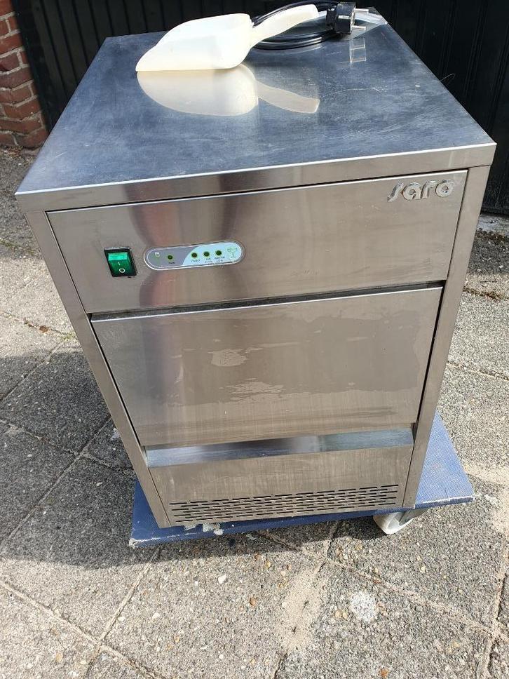 Ijsblokjesmachine - Defect -   SARO, Witgoed en Apparatuur, IJsmachines, Gebruikt, Zelfvriezend, Ophalen