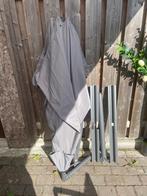 Grijze zweefparasol, Kantelbaar, Ophalen of Verzenden, 3 tot 4 meter, Zweefparasol