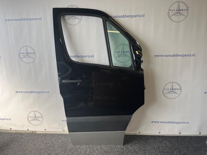 Portier 2Deurs rechts van een Mercedes Sprinter (040), Auto-onderdelen, Carrosserie en Plaatwerk, Deur, Mercedes-Benz, Gebruikt