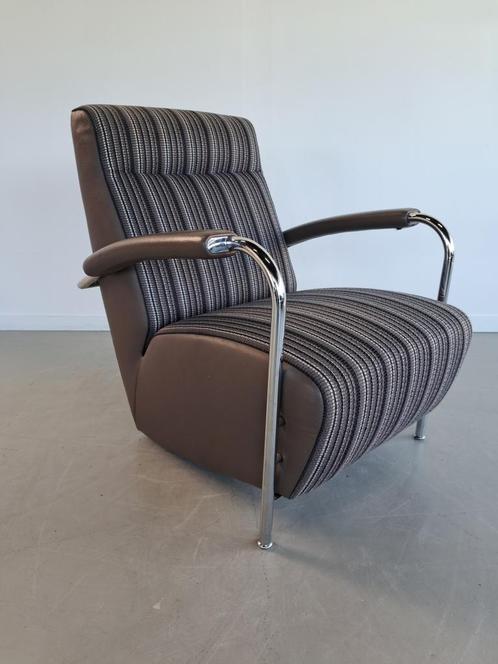 2x Leolux Scylla Fauteuil Hoog Gestreept Stof - Bruin Leer, Huis en Inrichting, Fauteuils, Zo goed als nieuw, Leer, Metaal, Stof