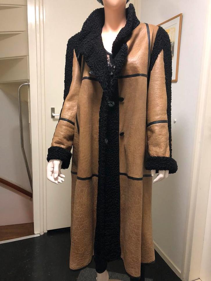 Warme jas. Kalfsleer mt42-44, Kleding | Dames, Jassen | Winter, Zo goed als nieuw, Maat 42/44 (L), Ophalen of Verzenden