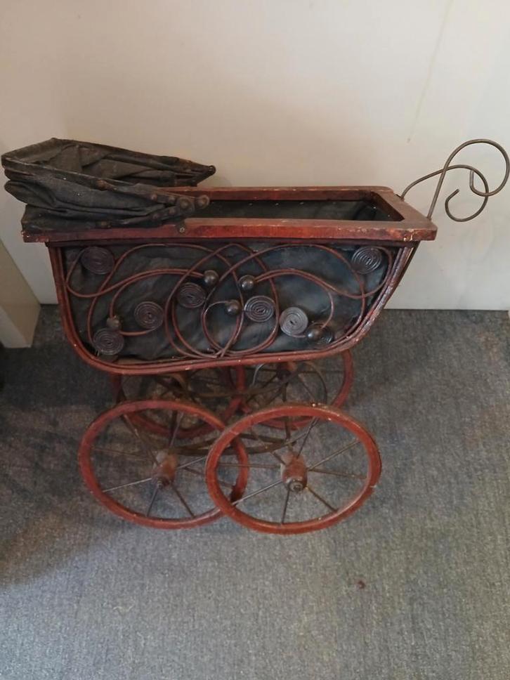Antieke Poppenwagen, Antiek en Kunst, Antiek | Speelgoed, Ophalen of Verzenden