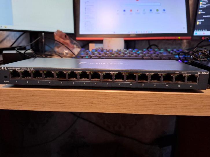 TP-Link TL-SG116 Gigabit Switch, Computers en Software, Netwerk switches, Gebruikt, Ophalen