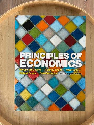 NIEUW Principles of Economics beschikbaar voor biedingen