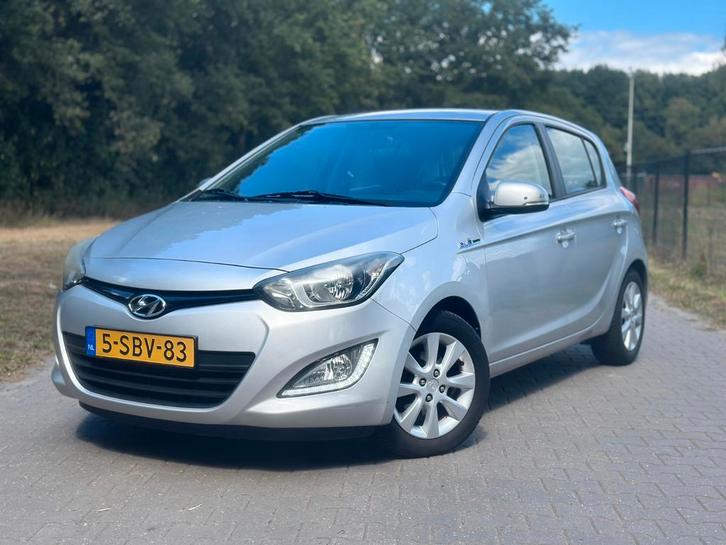 Hyundai i20 1.2I 5-DRS 2013 Grijs, Auto's, Hyundai, Particulier, i20, ABS, Airbags, Airconditioning, Bluetooth, Boordcomputer