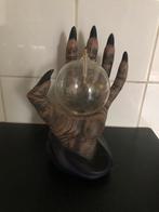 Olielamp met hand, halloween. Is 23 cm hoog., Ophalen of Verzenden, Zo goed als nieuw