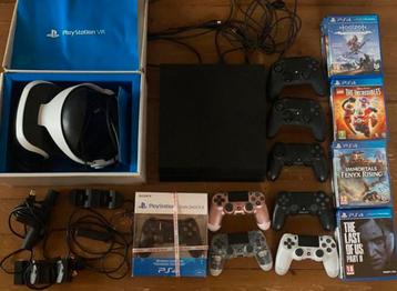 PLAYSTATION 4 + VR BRIL + GAMES + CONTROLLERS
