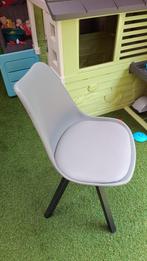 4 Grijze Stoelen - Moderne Stijl, Huis en Inrichting, Stoelen, Kunststof, Ophalen of Verzenden, Zo goed als nieuw, Vier
