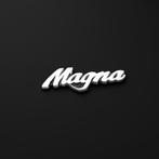 Magna Plak Embleem - Chroomkleurig Metaal, Motoren, Duitsland, Nieuw, Ophalen of Verzenden, Onbekend