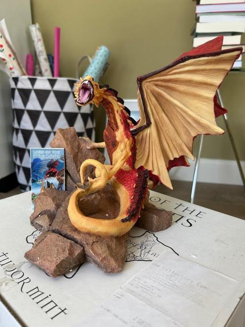 The Tudor Mint | Land of the Dragons | Large Fire Dragon, Verzamelen, Beelden en Beeldjes, Zo goed als nieuw, Fantasy, Ophalen of Verzenden