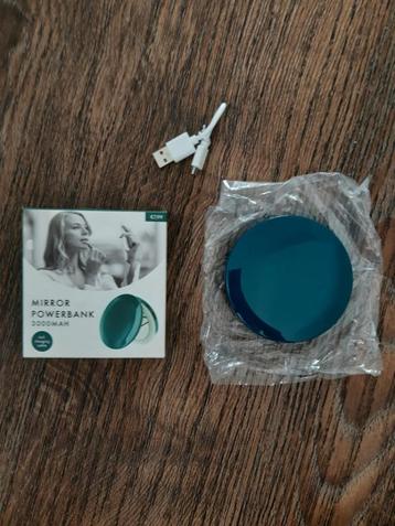 Powerbank met spiegel beschikbaar voor biedingen