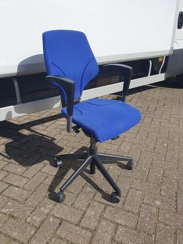 Giroflex 64 ergonomische bureaustoel ( np 800 euro ! ) beschikbaar voor biedingen