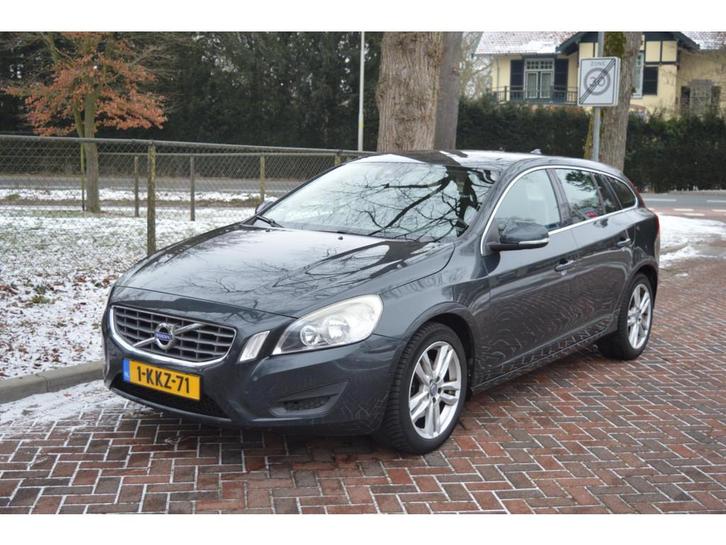 Volvo V60 1.6 T3 Momentum Org NL/NAP/dealer onderhouden, Auto's, Volvo, Bedrijf, Te koop, V60, ABS, Achteruitrijcamera, Airbags