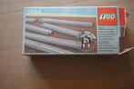 Lego 12 volt trein rechte middenrail met doos, Kinderen en Baby's, Speelgoed | Duplo en Lego, Ophalen of Verzenden, Gebruikt, Complete set