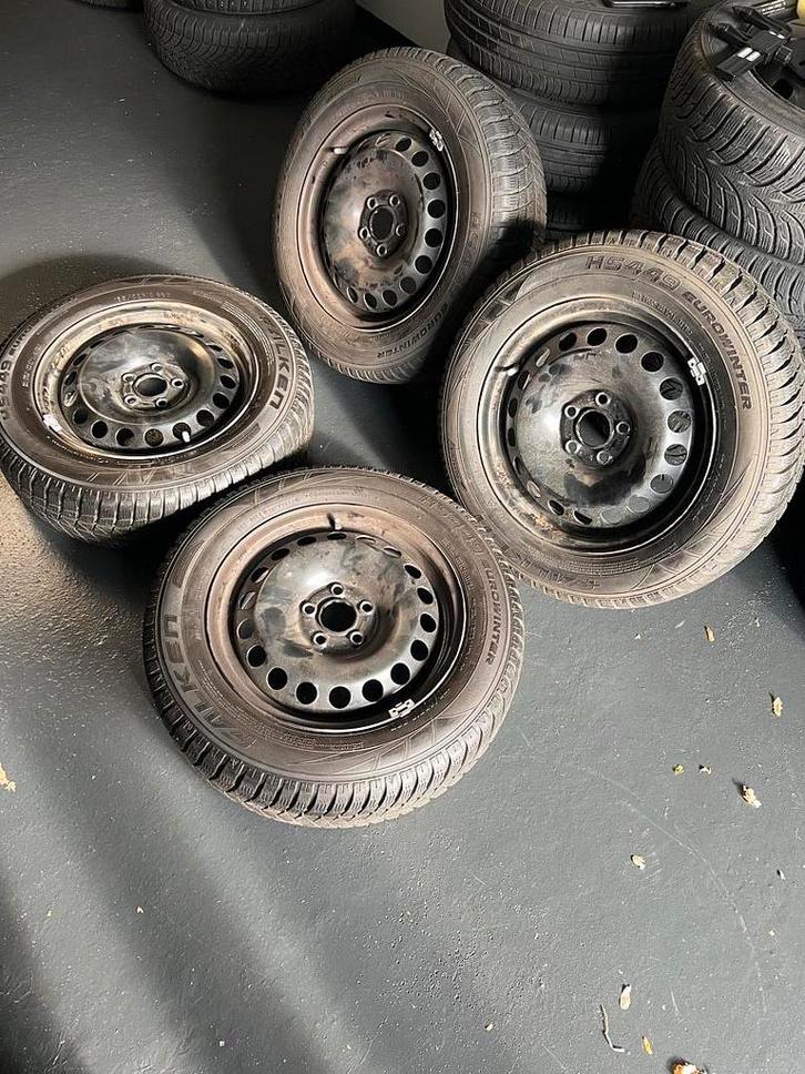 Zeer nette winter set vw 5x100, Auto-onderdelen, Banden en Velgen, Banden en Velgen, Winterbanden, 15 inch, 185 mm, Personenwagen