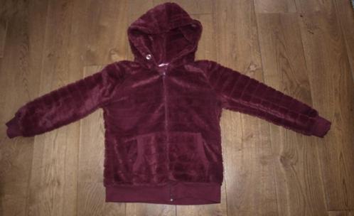 Bordeaux Rode Fluffy Jas - Vest Hunkemoller (M), Kleding | Dames, Jassen | Zomer, Gedragen, Maat 38/40 (M), Rood, Ophalen of Verzenden