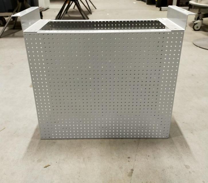 PC houder voor onder bureau / grijs metaal / computer steun, Computers en Software, Desktop Pc's, Gebruikt, Onbekend, Ophalen