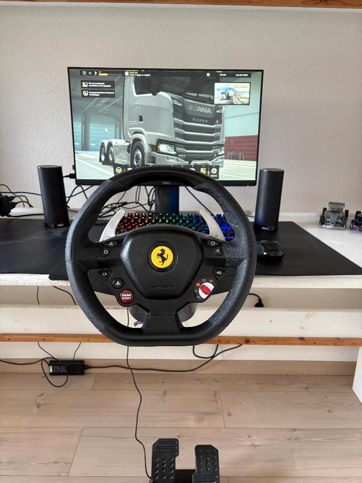 Thrustmaster T80 RW Ferrari 488 GTB Edition PS4, PS5 & PC, Spelcomputers en Games, Spelcomputers | Overige Accessoires, Zo goed als nieuw
