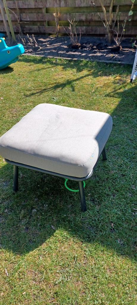 Tuinbankje of tuintafel, vierkant, Huis en Inrichting, Banken | Voetenbanken en Poefen, Gebruikt, 50 tot 75 cm, 50 tot 75 cm, Vierkant