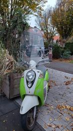 Sym mio weg is pech 125 euro snor snorscooter, Fietsen en Brommers, Scooters | SYM, Ophalen, Gebruikt, Benzine, Mio