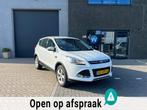 Ford Kuga 1.5 (150 PK) Airco, Cruise, Trekhaak, 6 Bak, Euro 6, 4 cilinders, Leder en Stof, Wit