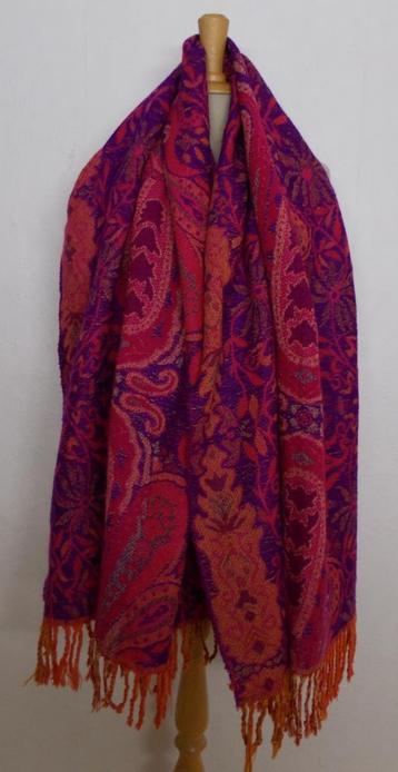 Prachtige kleuren mooie grote batik print sjaal beschikbaar voor biedingen