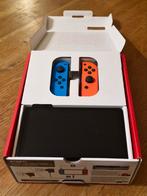 Nintendo Switch OLED met de doos., Spelcomputers en Games, Spelcomputers | Nintendo Switch, Ophalen, Zo goed als nieuw, Met 1 controller