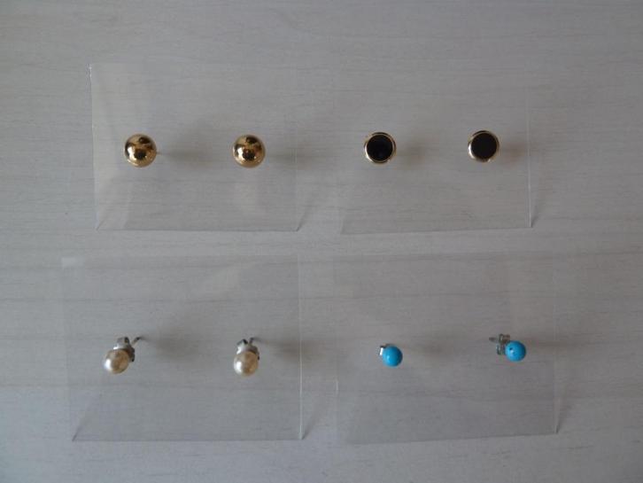 4 Paar steekoorbellen nog nieuw, Sieraden, Tassen en Uiterlijk, Oorbellen, Nieuw, Overige materialen, Goud, Ophalen of Verzenden