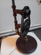 Lamp gemaakt van auto onderdelen., Ophalen of Verzenden, Gebruikt, 50 tot 75 cm