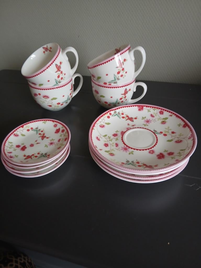 nieuw room seven service 4 delig, Huis en Inrichting, Keuken | Servies, Nieuw, Ophalen of Verzenden, Overige stijlen, Kop(pen) en/of Schotel(s)