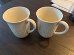 Twee wedgwood mokken, Gebruikt, Keramiek, Ophalen of Verzenden, Effen
