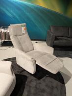 NIEUWE LICHTGRIJZE RELAXFAUTEUIL STERK AFGEPRIJSD, Huis en Inrichting, Fauteuils, Ophalen, MODERN, Nieuw, 75 tot 100 cm