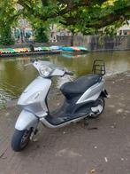 Piaggio fly snor scooter bouwjaar 2008, Fietsen en Brommers, Scooters | Piaggio, Ophalen, Zo goed als nieuw, Fly, Benzine