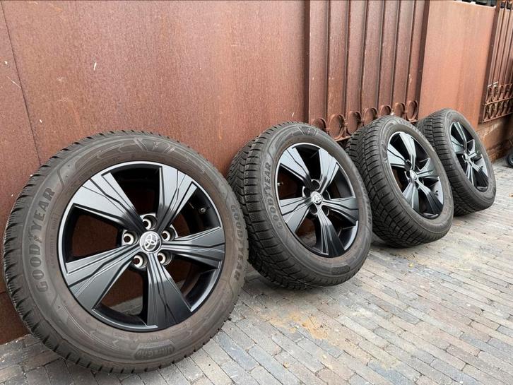 Toyota Corolla Cross 17” winterbanden + velgen TPMS M+S ZGAN, Auto-onderdelen, Banden en Velgen, Banden en Velgen, Winterbanden