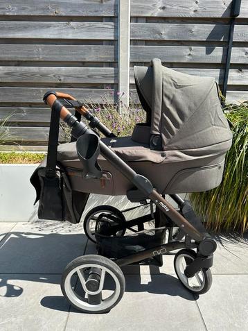 Complete kinderwagen met reiswieg Mutsy Nio beschikbaar voor biedingen