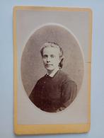 CDV Leeuwarden Vrouw, Verzamelen, Foto's en Prenten, Ophalen of Verzenden, Voor 1940, Zo goed als nieuw, Klederdracht